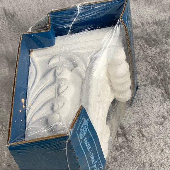 Wee Craft Corbel Shelf Bracket Unfinished New White Plaster Acanthus Leaf Design - Picture 2 of 11